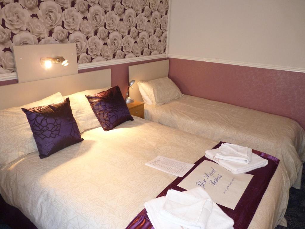 The Avon Hotel Blackpool Room photo