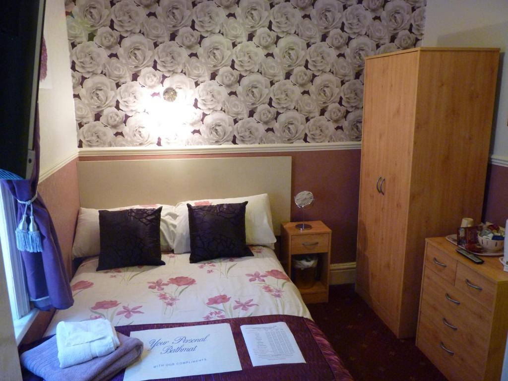 The Avon Hotel Blackpool Room photo